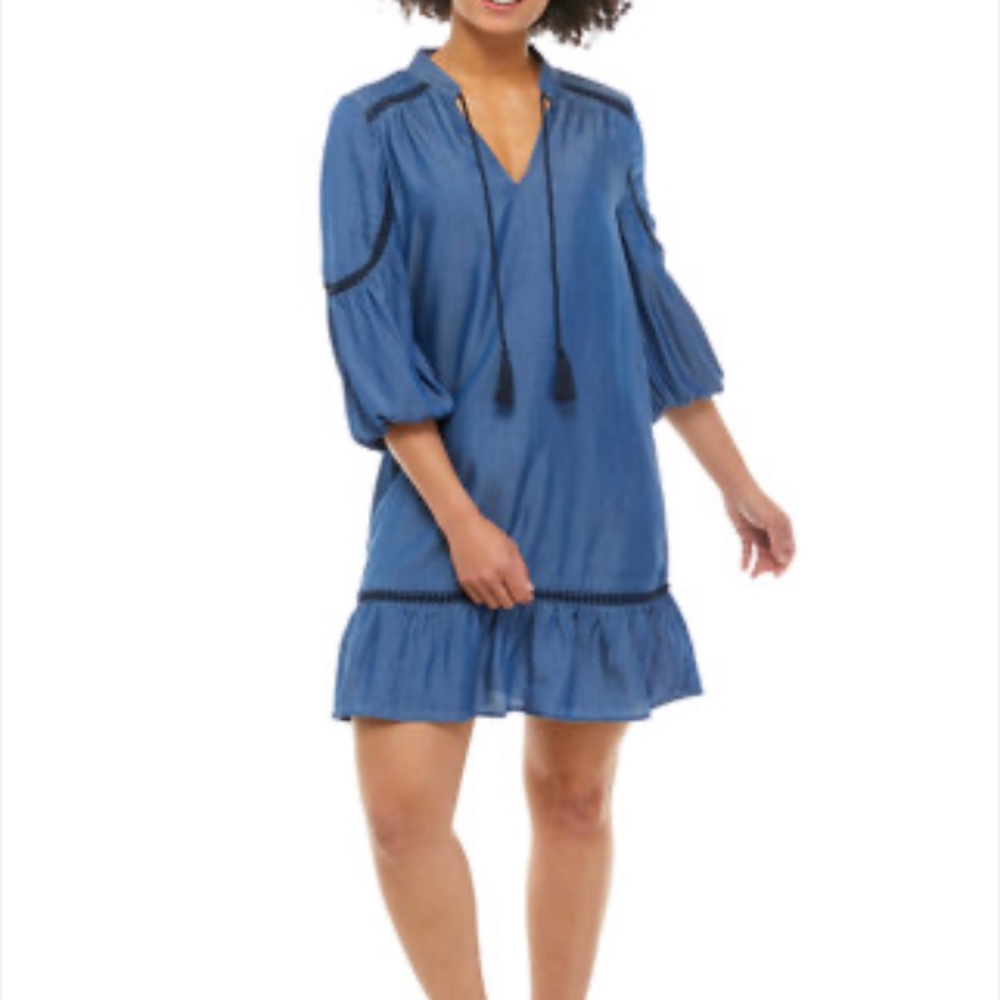 Crown snd Ivy 3/4 sleeve peasant dress. Worn once . Retail‎ 79.50